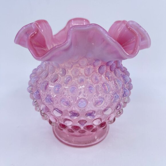 vintage pink opalescent hobnail glass vase with ruffled edge - Picture 2 of 6